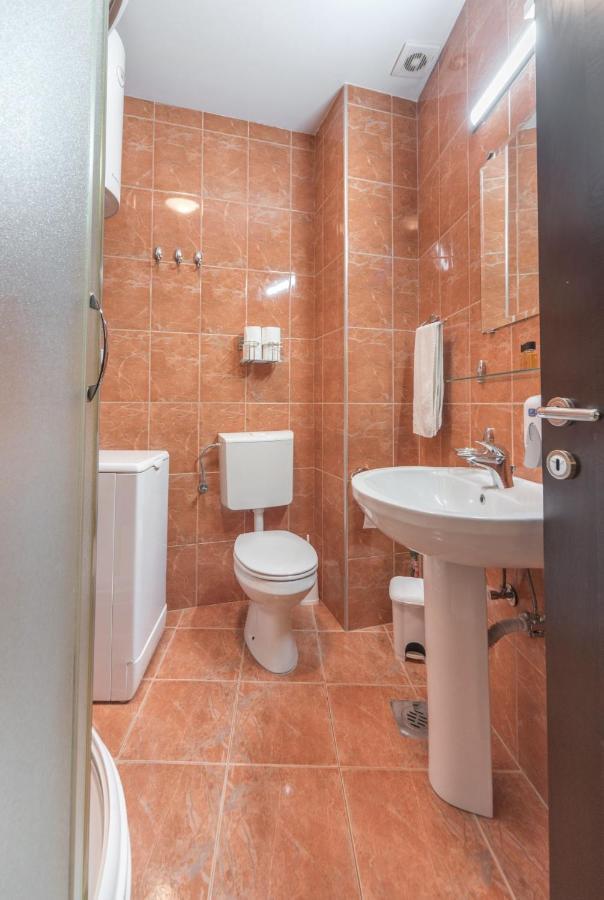 R Club Apartments Old Town บุดวา ภายนอก รูปภาพ
