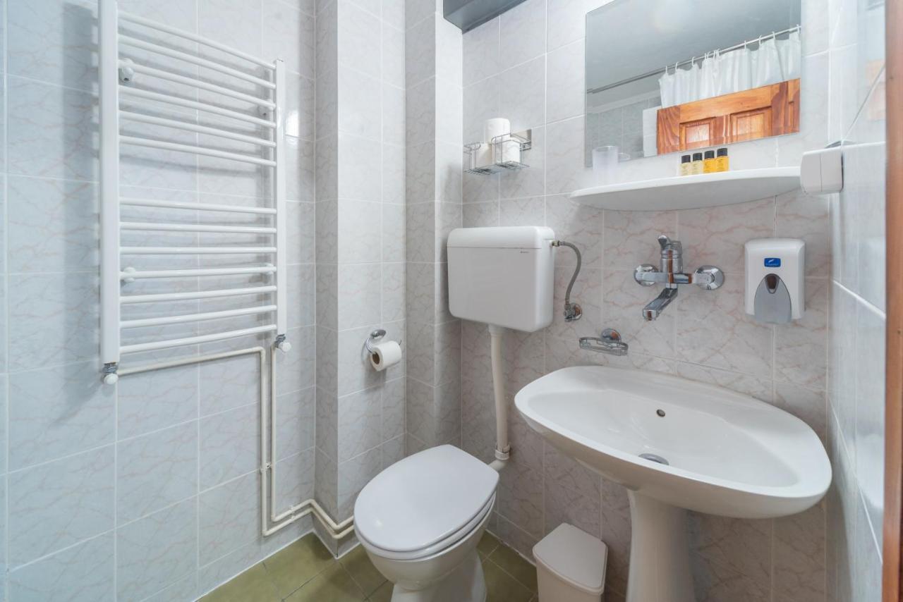 R Club Apartments Old Town บุดวา ภายนอก รูปภาพ