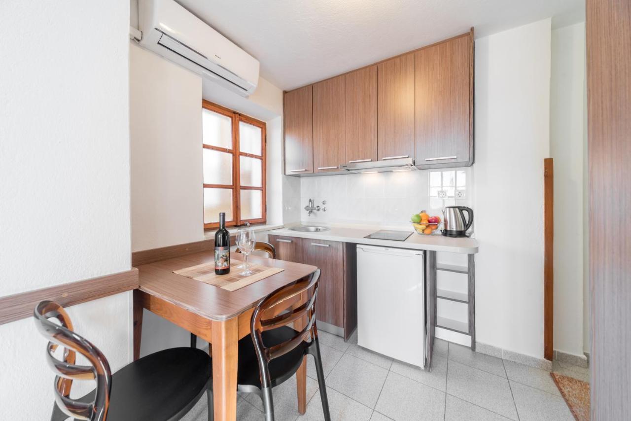R Club Apartments Old Town บุดวา ภายนอก รูปภาพ