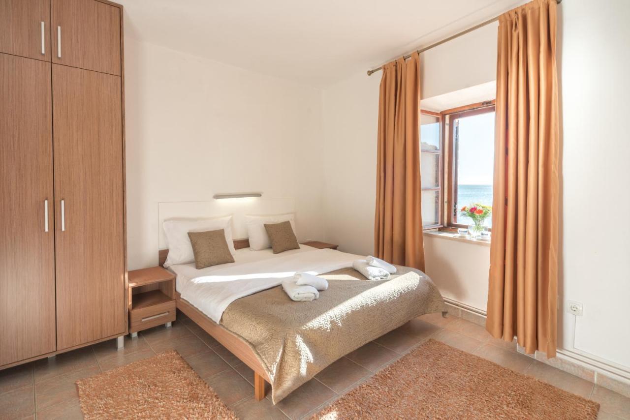 R Club Apartments Old Town บุดวา ภายนอก รูปภาพ