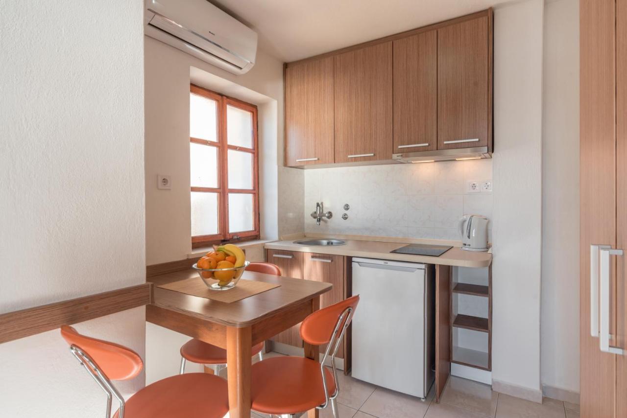 R Club Apartments Old Town บุดวา ภายนอก รูปภาพ