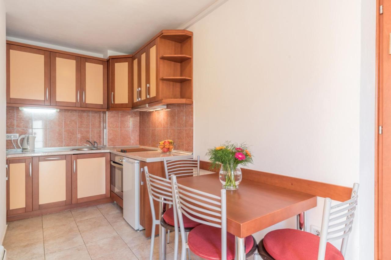 R Club Apartments Old Town บุดวา ภายนอก รูปภาพ