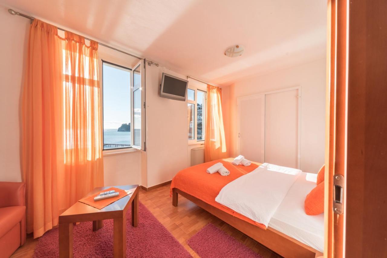 R Club Apartments Old Town บุดวา ภายนอก รูปภาพ