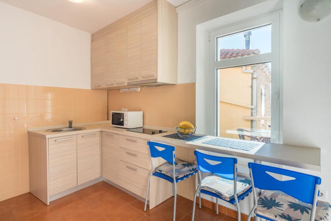R Club Apartments Old Town บุดวา ภายนอก รูปภาพ