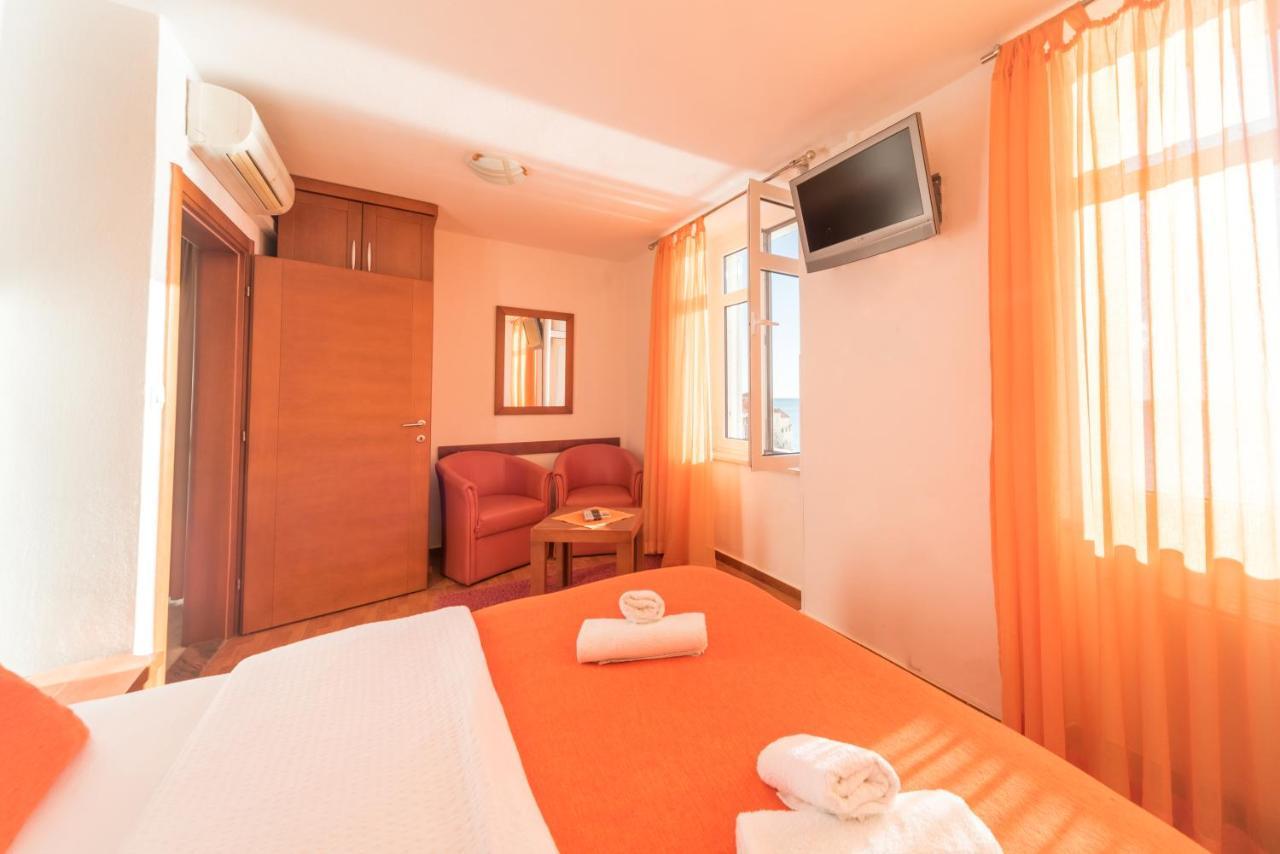 R Club Apartments Old Town บุดวา ภายนอก รูปภาพ