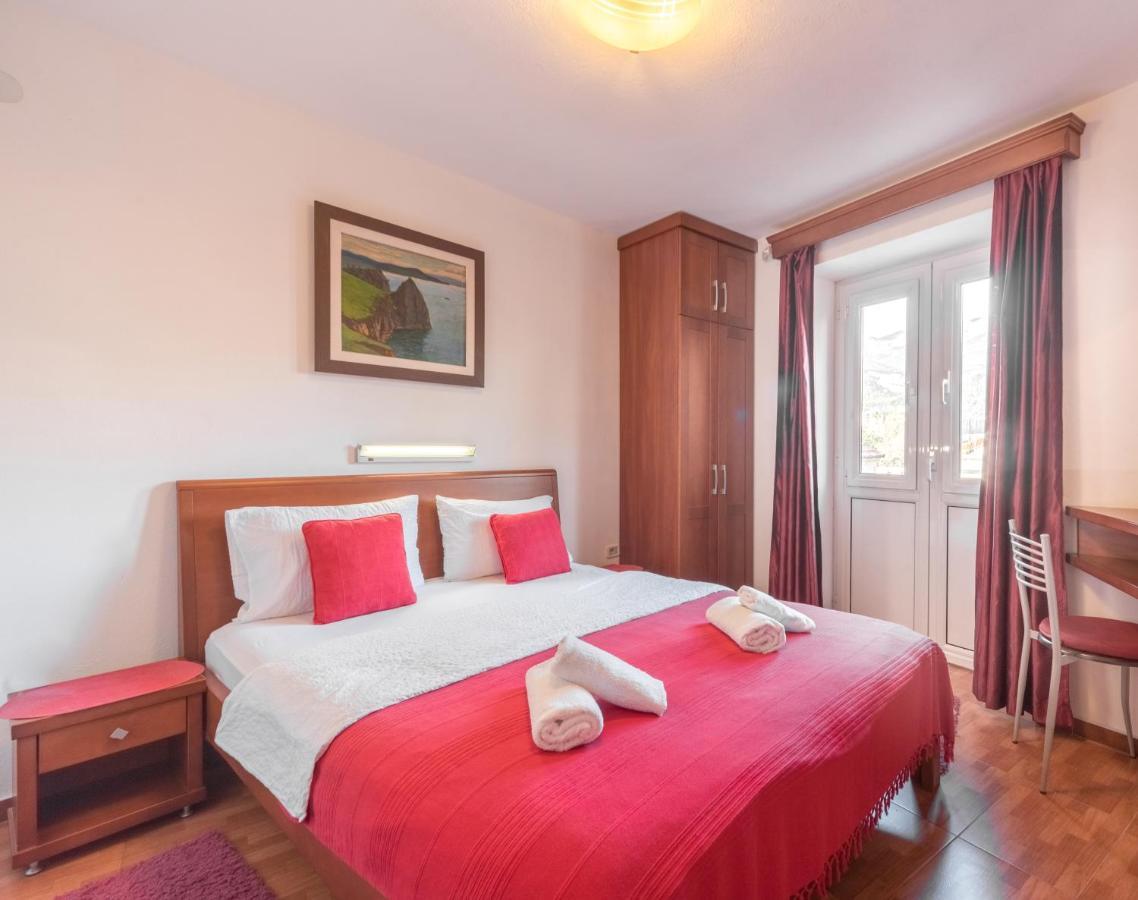 R Club Apartments Old Town บุดวา ภายนอก รูปภาพ